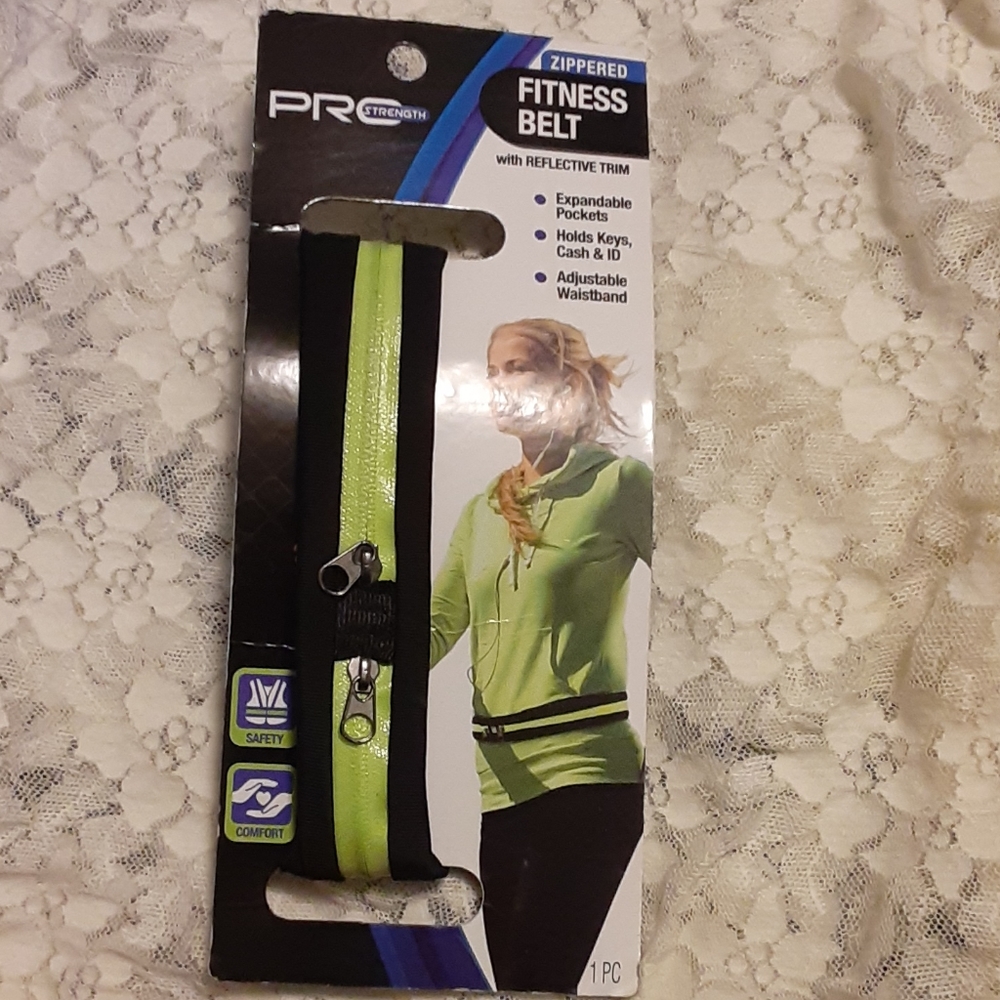 Zippered fitness belt